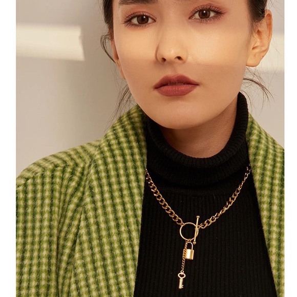 ◾️18K Gold Plated Heart Key Lock Pendant Necklace - Picture 4 of 7